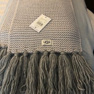 Grey UGG scarf.